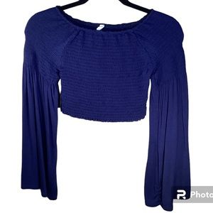 TRES BIEN Off the Shoulder Bell Sleeve Crop Top - Size Small